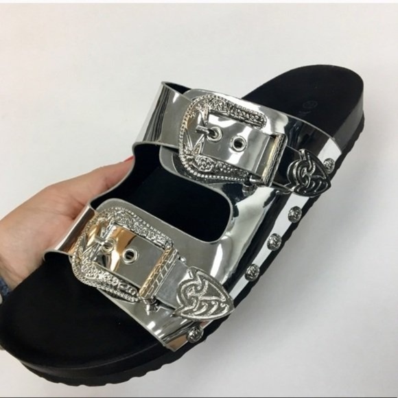 🌷1 left! NEW Slides Buckle Sandal Studs 10 - Picture 3 of 7